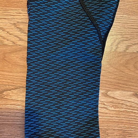 Lululemon Outrun Crop Leggings - Picture 10 of 10